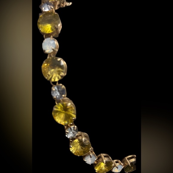 COPY - Grazaino Necklace Set With Glass Crystals in a Gold-tone Setting - Picture 9 of 11